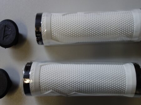 Canyon grips MTB met inbus bevestiging https://www.wijverkopentweedehandsfietsen.nl/