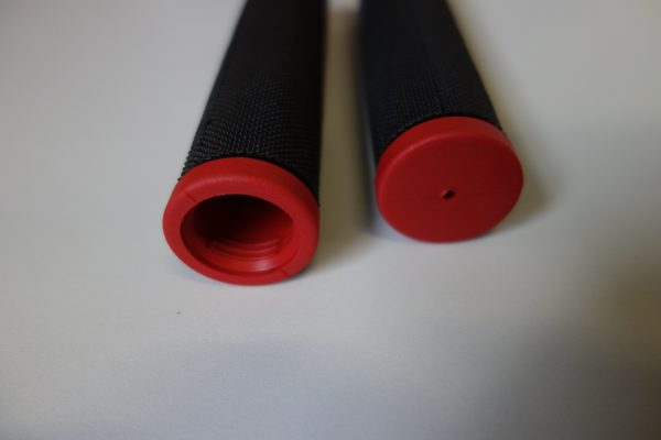 Canyon grips MTB black/red handvatten https://www.wijverkopentweedehandsfietsen.nl/