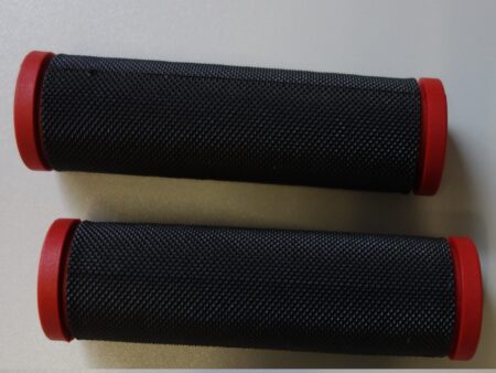 Canyon grips MTB black/red handvatten https://www.wijverkopentweedehandsfietsen.nl/