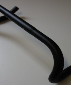 Iridium mat zwart race stuur/send 400 mm https://www.wijverkopentweedehandsfietsen.nl/