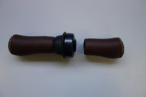 Gazelle handvatten set met bel links en rechts leer https://www.wijverkopentweedehandsfietsen.nl/