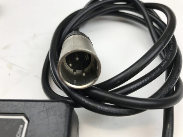 GIANT Twist ebike oplader 4 pins NC-SSC04GNT - Afbeelding 2