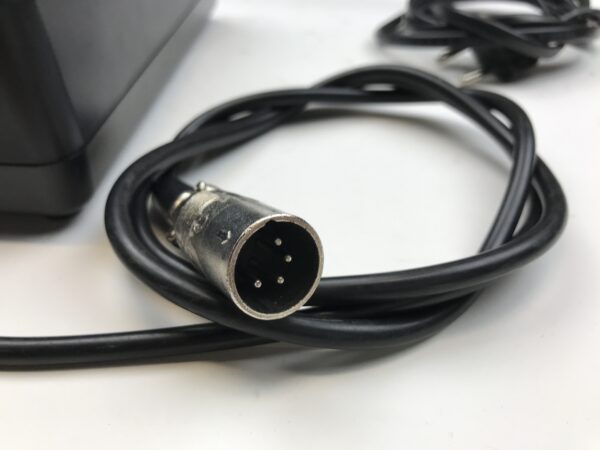 GIANT Twist ebike oplader 4 pins QQE048-7CH02-L - Afbeelding 3