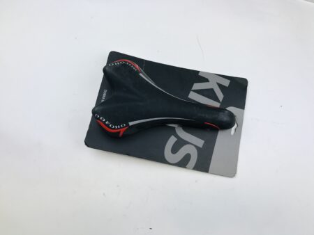 KNUS sportzadel 28x15cm